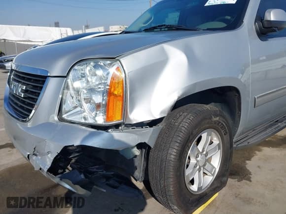 ✅ 2014 GMC Yukon SLT • VIN: 1GKS1CE02ER119966 • Lot: 43609568. Listed on IAAI with 133,605 mi. Free auction sales archive from the USA and detailed vehicle history report at DreamBid. Image 6.
