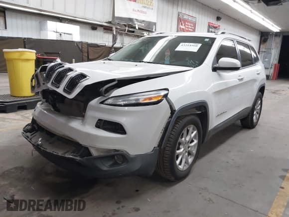 ✅ 2018 Jeep Cherokee Latitude Plus • VIN: 1C4PJLLB8JD584569 • Lot: 43214560. Listed on IAAI with 152,103 mi. Free auction sales archive from the USA and detailed vehicle history report at DreamBid. Image 2.
