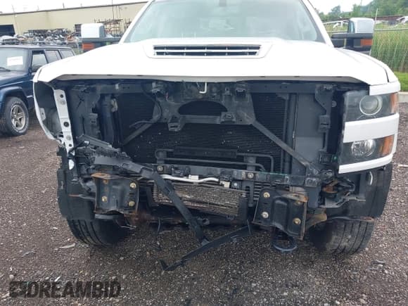 ✅ 2017 Chevrolet Silverado 2500HD LT • VIN: 1GC1KVEY1HF242802 • Lot: 42544932. Listed on IAAI with 119,196 mi. Free auction sales archive from the USA and detailed vehicle history report at DreamBid. Image 6.