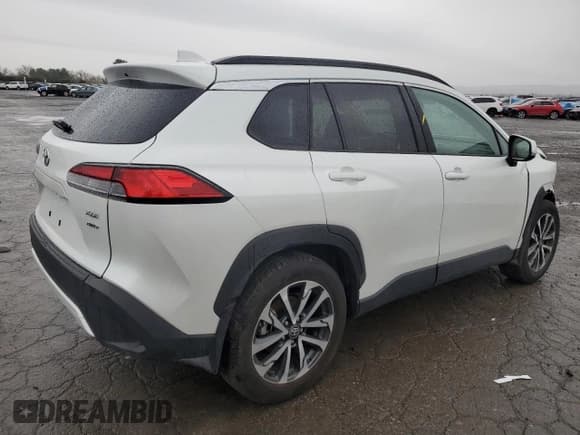 ✅ 2024 Toyota Corolla Cross XLE • VIN: 7MUDAABG2RV092744 • Lot: 52008035. Listed on Copart with 6,263 mi. Free auction sales archive from the USA and detailed vehicle history report at DreamBid. Image 3.