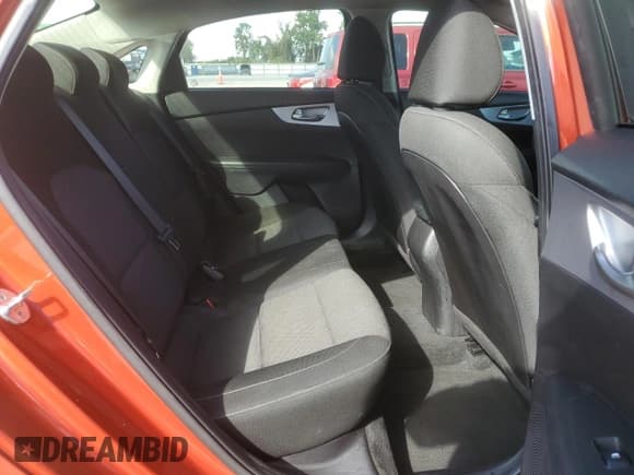 ✅ 2022 Kia Forte LXS • VIN: 3KPF24AD9NE429519 • Lot: 92163725. Wystawiony na Copart z przebiegiem 85 833 mil. Bezpłatny archiwum sprzedaży aukcyjnych z USA i szczegółowy raport historii pojazdu na DreamBid. Zdjęcie 10.