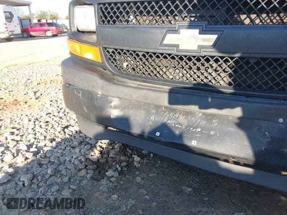 ✅ 2017 Chevrolet Express Cargo • VIN: 1GCWGBFF0H1109366 • Lot: 41494549. Listed on IAAI with 181,398 mi. Free auction sales archive from the USA and detailed vehicle history report at DreamBid. Image 19.