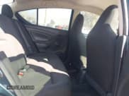 ✅ 2017 Nissan Versa SV • VIN: 3N1CN7APXHL869189 • Lot: 43607034. Wystawiony na IAAI z przebiegiem 174 124 mil. Bezpłatny archiwum sprzedaży aukcyjnych z USA i szczegółowy raport historii pojazdu na DreamBid. Zdjęcie 8.