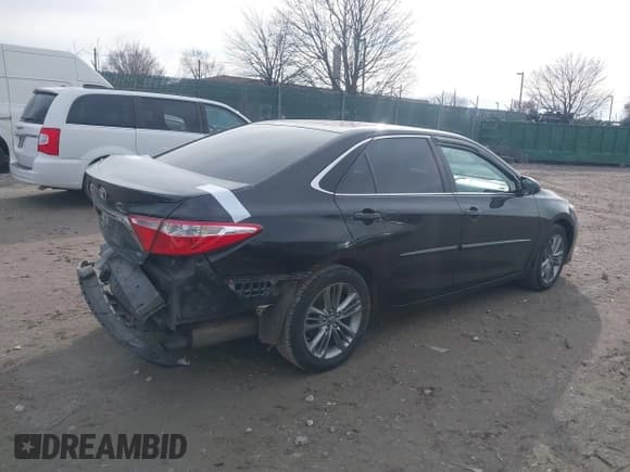 ✅ 2017 Toyota Camry SE • VIN: 4T1BF1FK4HU422617 • Lot: 43749641. Listed on IAAI with 236,388 mi. Free auction sales archive from the USA and detailed vehicle history report at DreamBid. Image 4.