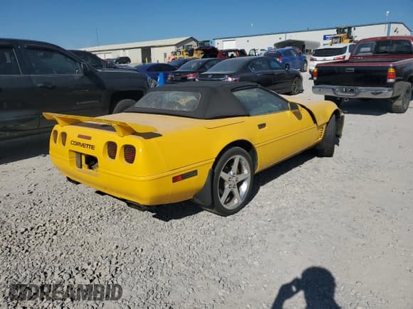 ✅ 1994 Chevrolet Corvette • VIN: 1G1YY32PXR5121344 • Lot: 81060725. Listed on Copart with 135,236 mi. Free auction sales archive from the USA and detailed vehicle history report at DreamBid. Image 3.