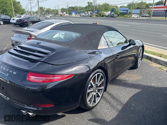 ✅ 2013 Porsche 911 Carrera S • VIN: WP0CB2A97DS154165 • Lot: 56958415. Listed on Copart with 99,999 mi. Free auction sales archive from the USA and detailed vehicle history report at DreamBid. Image 4.