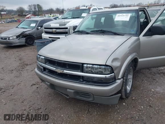 ✅ 2000 Chevrolet S-10 LS • VIN: 1GCCS14W2Y8168652 • Лот: 41515733. Опубликован ранее на IAAI с пробегом 263 672 миль. Бесплатный доступ к архиву аукционных продаж из США и подробный отчёт об истории автомобиля на DreamBid. Изображение 6.
