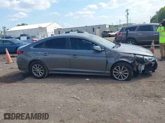 2018 Hyundai Sonata SE с VIN 5NPE24AFXJH625164, выставлен на аукционе IAAI как лот 42813390 с пробегом 124 740 миль миль и . История ставок и продаж доступна на DreamBid. Изображение 13.