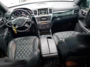 ✅ 2016 Mercedes-Benz GL 550 • VIN: 4JGDF7DE4GA707438 • Lot: 66001945. Wystawiony na Copart z przebiegiem 102 091 mil. Bezpłatny archiwum sprzedaży aukcyjnych z USA i szczegółowy raport historii pojazdu na DreamBid. Zdjęcie 8.