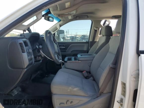 ✅ 2017 Chevrolet Silverado 2500HD Work Truck • VIN: 1GC1KUEY6HF216982 • Lot: 62903995. Wystawiony na Copart z przebiegiem 259 446 mil. Bezpłatny archiwum sprzedaży aukcyjnych z USA i szczegółowy raport historii pojazdu na DreamBid. Zdjęcie 7.