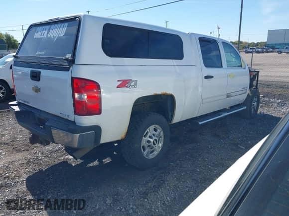 2011 Chevrolet Silverado 2500HD LT с VIN 1GC1KXCGXBF111106, выставлен на аукционе IAAI как лот 43406356 с пробегом 175 024 миль миль и . История ставок и продаж доступна на DreamBid. Изображение 4.