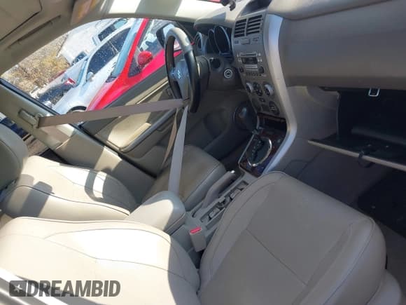 ✅ 2007 Suzuki Grand Vitara Luxury • VIN: JS3TE947674200802 • Lot: 43809399. Wystawiony na IAAI z przebiegiem 227 868 mil. Bezpłatny archiwum sprzedaży aukcyjnych z USA i szczegółowy raport historii pojazdu na DreamBid. Zdjęcie 5.