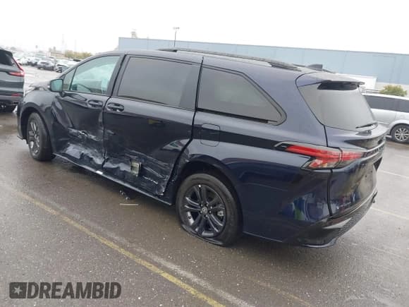 ✅ 2025 Toyota Sienna Woodland Edition • VIN: 5TDCSKFC0SS159623 • Lot: 43746699. Listed on IAAI with 13,787 mi. Free auction sales archive from the USA and detailed vehicle history report at DreamBid. Image 3.