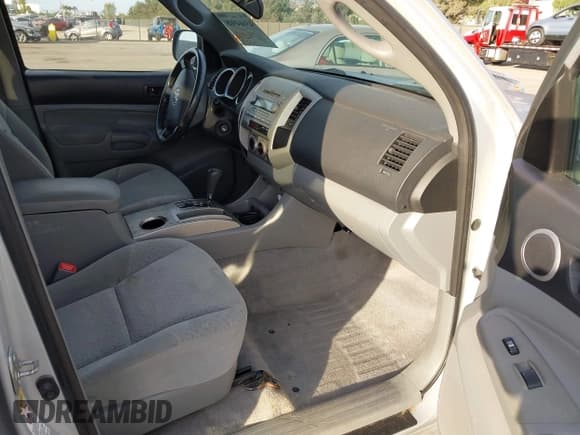 ✅ 2008 Toyota Tacoma PreRunner • VIN: 5TEJU62N88Z577004 • Lot: 43664908. Wystawiony na IAAI z przebiegiem 168 972 mil. Bezpłatny archiwum sprzedaży aukcyjnych z USA i szczegółowy raport historii pojazdu na DreamBid. Zdjęcie 5.