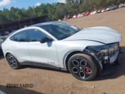 ✅ 2023 Ford Mustang Mach-E GT • VIN: 3FMTK4SE1PMA44678 • Лот: 43323217. Опубликован ранее на IAAI с пробегом 29 463 миль. Бесплатный доступ к архиву аукционных продаж из США и подробный отчёт об истории автомобиля на DreamBid. Изображение 13.