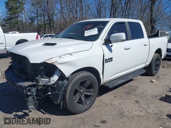 2017 Ram 1500 Night z VIN 1C6RR7MT4HS766699, wystawiony jako IAAI lot #41692973 z przebiegiem 134 746 mil mil oraz . Historia ofert i sprzedaży dostępna na DreamBid. Obrazek 2.