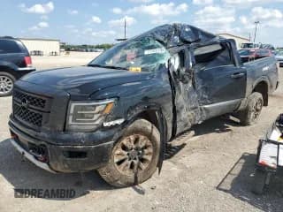✅ 2023 Nissan Titan SV • VIN: 1N6AA1ED3PN113437 • Lot: 71263294. Wystawiony na Copart z przebiegiem 27 227 mil. Bezpłatny archiwum sprzedaży aukcyjnych z USA i szczegółowy raport historii pojazdu na DreamBid. Zdjęcie 1.