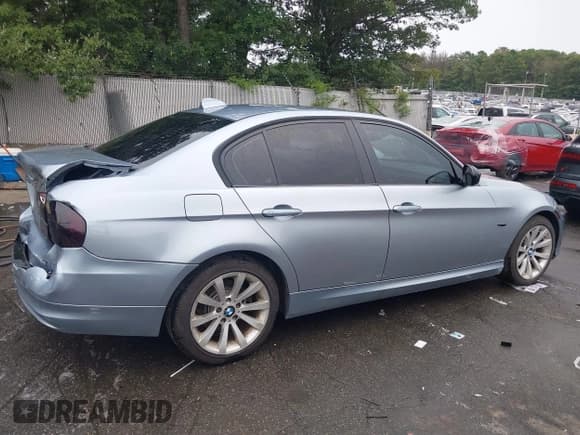 ✅ 2009 BMW 3 Series 328i xDrive • VIN: WBAPK53539A644965 • Лот: 42904556. Опубликован ранее на IAAI с пробегом 128 032 миль. Бесплатный доступ к архиву аукционных продаж из США и подробный отчёт об истории автомобиля на DreamBid. Изображение 13.