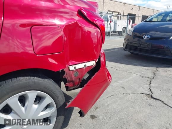 ✅ 2015 Nissan Versa S Plus • VIN: 3N1CN7AP2FL894004 • Lot: 43553007. Wystawiony na IAAI z przebiegiem 149 546 mil. Bezpłatny archiwum sprzedaży aukcyjnych z USA i szczegółowy raport historii pojazdu na DreamBid. Zdjęcie 19.