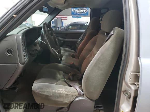 ✅ 2005 Chevrolet Silverado 2500HD LS • VIN: 1GCHK232X5F816286 • Lot: 91529195. Wystawiony na Copart z przebiegiem 215 543 mil. Bezpłatny archiwum sprzedaży aukcyjnych z USA i szczegółowy raport historii pojazdu na DreamBid. Zdjęcie 7.