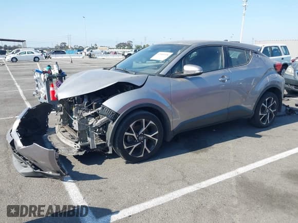 ✅ 2018 Toyota C-HR XLE • VIN: NMTKHMBX1JR058120 • Lot: 42585998. Wystawiony na IAAI z przebiegiem 98 494 mil. Bezpłatny archiwum sprzedaży aukcyjnych z USA i szczegółowy raport historii pojazdu na DreamBid. Zdjęcie 20.
