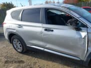 ✅ 2019 Hyundai Santa Fe SE • VIN: 5NMS23AD4KH100210 • Lot: 43607229. Wystawiony na IAAI z przebiegiem 118 290 mil. Bezpłatny archiwum sprzedaży aukcyjnych z USA i szczegółowy raport historii pojazdu na DreamBid. Zdjęcie 17.