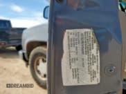 ✅ 1998 GMC Sierra 1500 • VIN: 2GTEC19R1W1548297 • Lot: 81727085. Wystawiony na Copart z przebiegiem 180 906 mil. Bezpłatny archiwum sprzedaży aukcyjnych z USA i szczegółowy raport historii pojazdu na DreamBid. Zdjęcie 12.