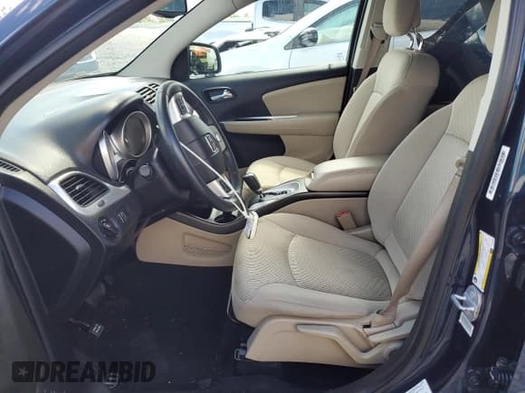 ✅ 2014 Dodge Journey SE • VIN: 3C4PDCAB1ET235635 • Lot: 86673985. Wystawiony na Copart z przebiegiem 88 137 mil. Bezpłatny archiwum sprzedaży aukcyjnych z USA i szczegółowy raport historii pojazdu na DreamBid. Zdjęcie 7.