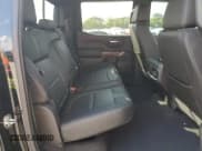 ✅ 2019 Chevrolet Silverado 1500 High Country • VIN: 1GCUYHED7KZ167037 • Lot: 72798294. Wystawiony na Copart z przebiegiem 179 889 mil. Bezpłatny archiwum sprzedaży aukcyjnych z USA i szczegółowy raport historii pojazdu na DreamBid. Zdjęcie 10.