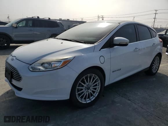 ✅ 2015 Ford Focus Electric • VIN: 1FADP3R43FL204874 • Lot: 57968814. Listed on Copart with 104,590 mi. Free auction sales archive from the USA and detailed vehicle history report at DreamBid. Image 1.
