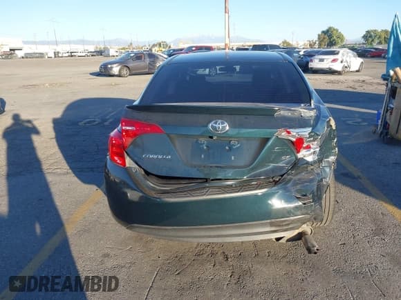 ✅ 2018 Toyota Corolla LE • VIN: 5YFBURHE4JP820235 • Lot: 43797752. Listed on IAAI with 98,162 mi. Free auction sales archive from the USA and detailed vehicle history report at DreamBid. Image 16.