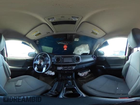 ✅ 2018 Toyota Tacoma SR5 • VIN: 3TMAZ5CN3JM072890 • Lot: 42717569. Wystawiony na IAAI z przebiegiem 95 748 mil. Bezpłatny archiwum sprzedaży aukcyjnych z USA i szczegółowy raport historii pojazdu na DreamBid. Zdjęcie 17.