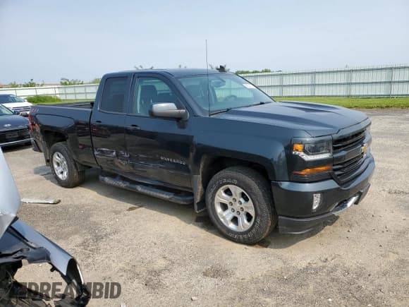 ✅ 2018 Chevrolet Silverado 1500 LT • VIN: 1GCVKREC8JZ182387 • Lot: 58574175. Wystawiony na Copart z przebiegiem 71 870 mil. Bezpłatny archiwum sprzedaży aukcyjnych z USA i szczegółowy raport historii pojazdu na DreamBid. Zdjęcie 4.