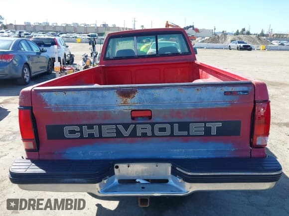 ✅ 1993 Chevrolet S-10 X96 • VIN: 1GCCS14Z6P8163169 • Лот: 41825036. Опубликован ранее на IAAI с пробегом 216 988 миль. Бесплатный доступ к архиву аукционных продаж из США и подробный отчёт об истории автомобиля на DreamBid. Изображение 16.