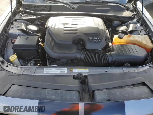 ✅ 2011 Dodge Challenger • VIN: 2B3CJ4DG6BH581609 • Lot: 45563265. Wystawiony na Copart z przebiegiem 73 433 mil. Bezpłatny archiwum sprzedaży aukcyjnych z USA i szczegółowy raport historii pojazdu na DreamBid. Zdjęcie 11.