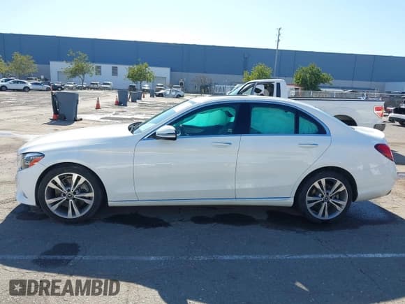 ✅ 2019 Mercedes-Benz C 300 • VIN: 55SWF8DB0KU318691 • Лот: 41751526. Опубликован ранее на IAAI с пробегом 63 608 миль. Бесплатный доступ к архиву аукционных продаж из США и подробный отчёт об истории автомобиля на DreamBid. Изображение 14.