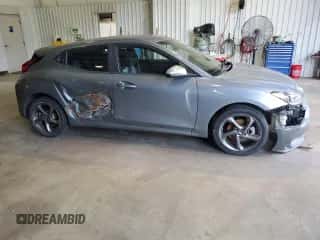 2019 Hyundai Veloster 2.0 с VIN KMHTG6AF3KU018563, выставлен на аукционе Copart как лот 74105094 с пробегом 75 578 миль миль и Списание • Salvage title. История ставок и продаж доступна на DreamBid. Изображение 4.