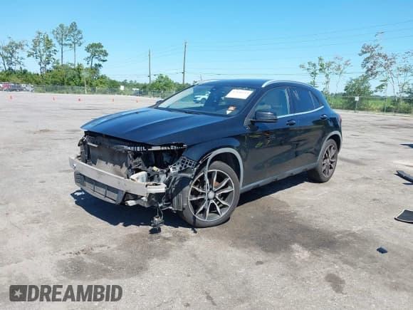 ✅ 2017 Mercedes-Benz GLA 250 • VIN: WDCTG4EB2HJ335299 • Лот: 42848255. Опубликован ранее на IAAI с пробегом 80 405 миль. Бесплатный доступ к архиву аукционных продаж из США и подробный отчёт об истории автомобиля на DreamBid. Изображение 2.