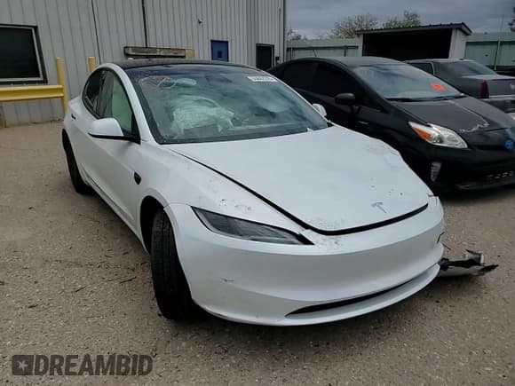 ✅ 2024 Tesla Model 3 • VIN: 5YJ3E1EA9RF815933 • Lot: 55842245. Wystawiony na Copart z przebiegiem 9 147 mil. Bezpłatny archiwum sprzedaży aukcyjnych z USA i szczegółowy raport historii pojazdu na DreamBid. Zdjęcie 13.
