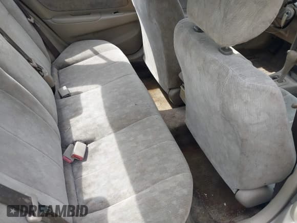 ✅ 2000 Toyota Corolla VE • VIN: 2T1BR12E2YC319804 • Lot: 41895787. Listed on IAAI with 160,985 mi. Free auction sales archive from the USA and detailed vehicle history report at DreamBid. Image 8.