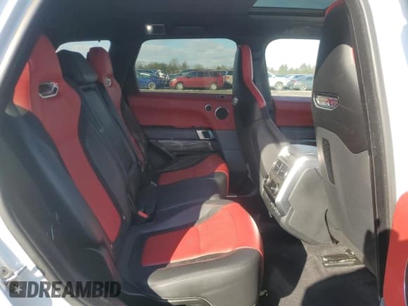 ✅ 2020 Land Rover Range Rover Sport SVR • VIN: SALWZ2RE8LA744530 • Lot: 41505315. Wystawiony na Copart z przebiegiem 33 128 mil. Bezpłatny archiwum sprzedaży aukcyjnych z USA i szczegółowy raport historii pojazdu na DreamBid. Zdjęcie 11.