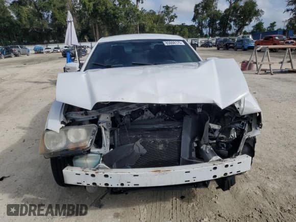 ✅ 2013 Dodge Charger SE • VIN: 2C3CDXBG3DH623199 • Lot: 85668175. Wystawiony na Copart z przebiegiem Nie podano. Bezpłatny archiwum sprzedaży aukcyjnych z USA i szczegółowy raport historii pojazdu na DreamBid. Zdjęcie 5.