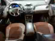 ✅ 2011 Hyundai Tucson GLS • VIN: KM8JU3AC6BU150639 • Лот: 84272845. Опубликован ранее на Copart с пробегом 93 459 миль. Бесплатный доступ к архиву аукционных продаж из США и подробный отчёт об истории автомобиля на DreamBid. Изображение 8.