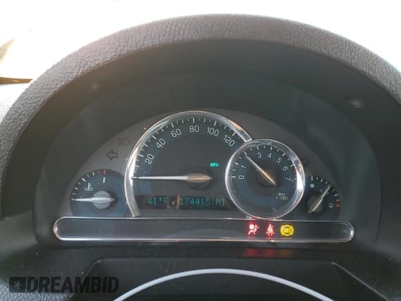 ✅ 2010 Chevrolet HHR LS • VIN: 3GNBAADB3AS505118 • Lot: 82762083. Listed on Copart with 174,415 mi. Free auction sales archive from the USA and detailed vehicle history report at DreamBid. Image 9.