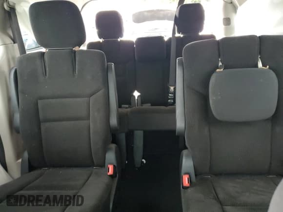 ✅ 2018 Dodge Grand Caravan SE • VIN: 2C4RDGBG0JR180926 • Lot: 66948235. Wystawiony na Copart z przebiegiem 102 313 mil. Bezpłatny archiwum sprzedaży aukcyjnych z USA i szczegółowy raport historii pojazdu na DreamBid. Zdjęcie 10.