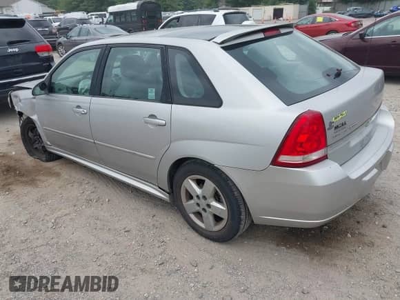 2007 Chevrolet Malibu Maxx LT z VIN 1G1ZT68N67F100718, wystawiony jako IAAI lot #42926469 z przebiegiem 119 783 mil mil oraz . Historia ofert i sprzedaży dostępna na DreamBid. Obrazek 3.