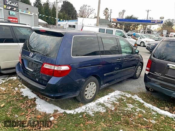 ✅ 2006 Honda Odyssey LX • VIN: 5FNRL38236B119841 • Lot: 96588395. Listed on Copart with 186,280 mi. Free auction sales archive from the USA and detailed vehicle history report at DreamBid. Image 4.