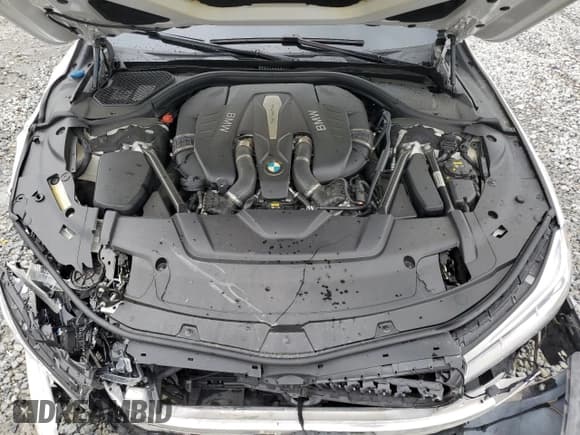 ✅ 2018 BMW 7 Series 750i • VIN: WBA7F0C53JGM22614 • Лот: 51787515. Опубликован ранее на Copart с пробегом Не указан. Бесплатный доступ к архиву аукционных продаж из США и подробный отчёт об истории автомобиля на DreamBid. Изображение 11.