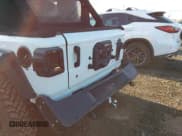 ✅ 2018 Jeep Wrangler Unlimited Sport S • VIN: 1C4HJXDGXJW169411 • Lot: 43741646. Wystawiony na IAAI z przebiegiem 97 530 mil. Bezpłatny archiwum sprzedaży aukcyjnych z USA i szczegółowy raport historii pojazdu na DreamBid. Zdjęcie 17.