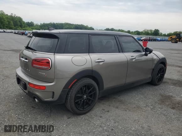 ✅ 2020 MINI Clubman Cooper S • VIN: WMWLV7C08L2L51330 • Лот: 58631825. Опубликован ранее на Copart с пробегом 60 933 миль. Бесплатный доступ к архиву аукционных продаж из США и подробный отчёт об истории автомобиля на DreamBid. Изображение 3.